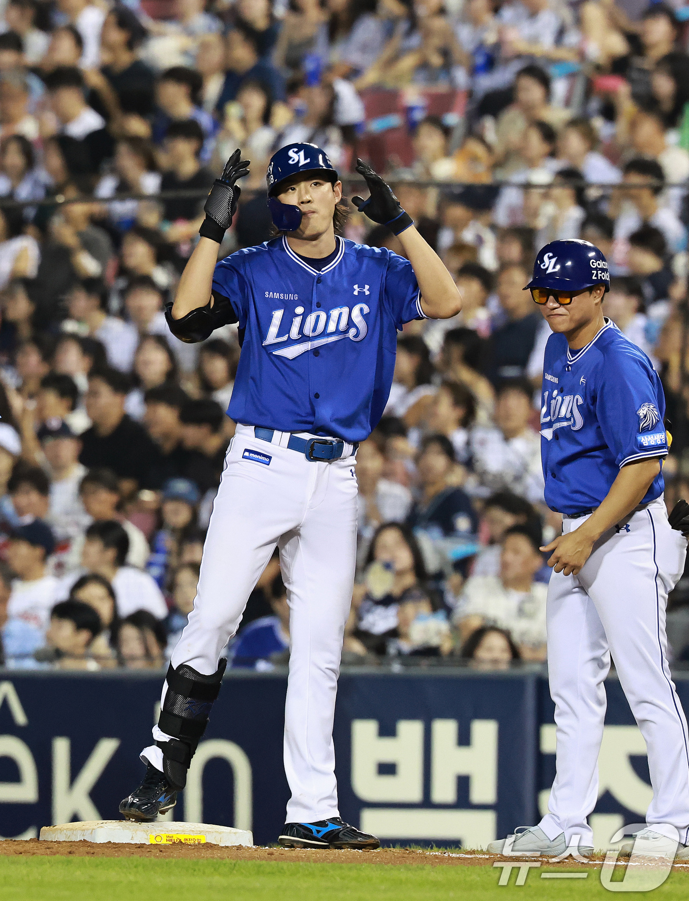 (서울=뉴스1) 구윤성 기자 = 24일 오후 서울 송파구 잠실야구장에서 열린 프로야구 '2026 신한은행 SOL KBO리그' 삼성 라이온즈와 두산 베어스의 경기, 5회초 2사 1, …