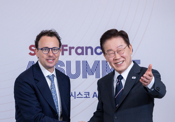 기념촬영 하는 이재명 대통령·다리오 아모데이 앤트로픽 CEO