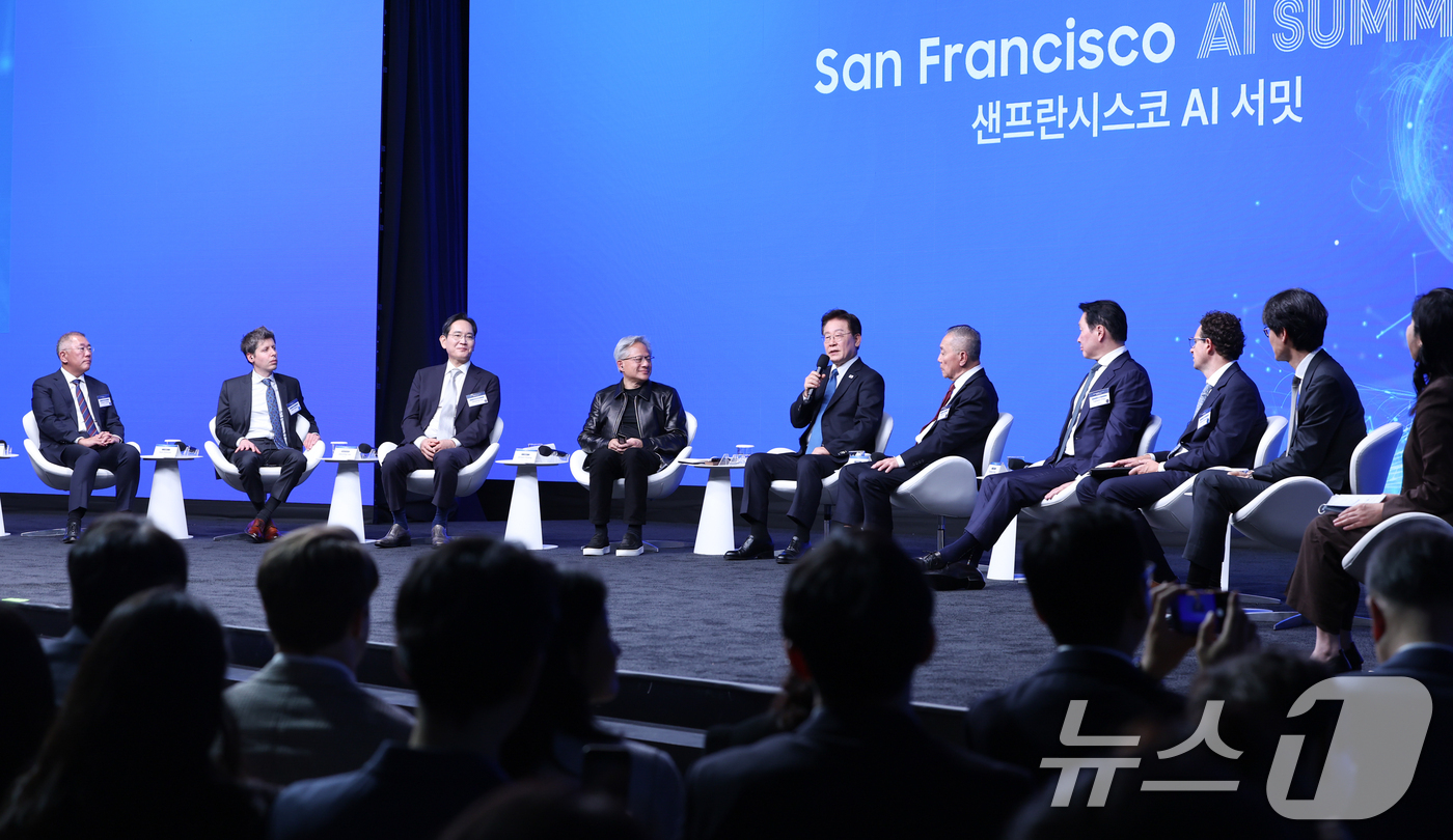 (샌프란시스코(미국)=뉴스1) 허경 기자 = 이재명 대통령이 24일(현지시간) 미국 샌프란시스코 미드웨이에서 열린 AI 서밋에서 발언을 하고 있다. 2026.7.25/뉴스1
