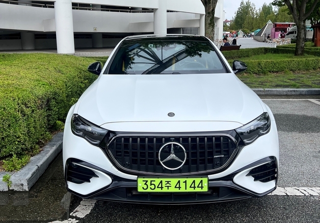 정숙함과 폭발력 모두 갖췄다…벤츠 AMG E 53 하이브리드[시승기]