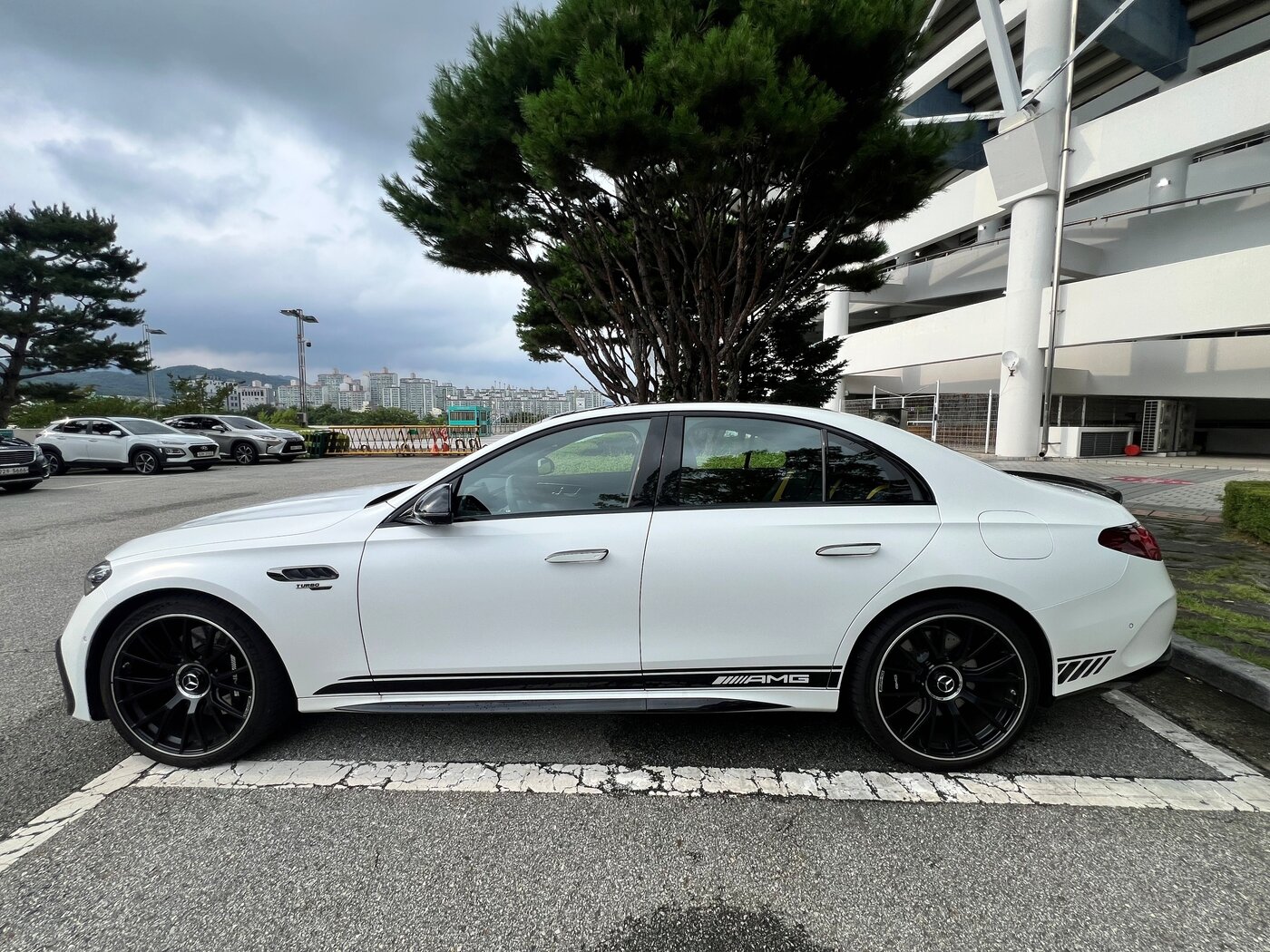 본문 이미지 - 메르세데스-AMG E 53 하이브리드 4MATIC+ 에디션1. ⓒ 뉴스1 신현우 기자 