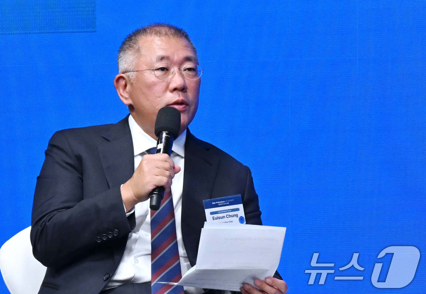 (샌프란시스코(미국)=뉴스1) 허경 기자 = 정의선 현대차그룹 회장이 24일(현지시각) 미국 샌프란시스코에서 열린 AI서밋에서 발언하고 있다. 2026.7.25/뉴스1