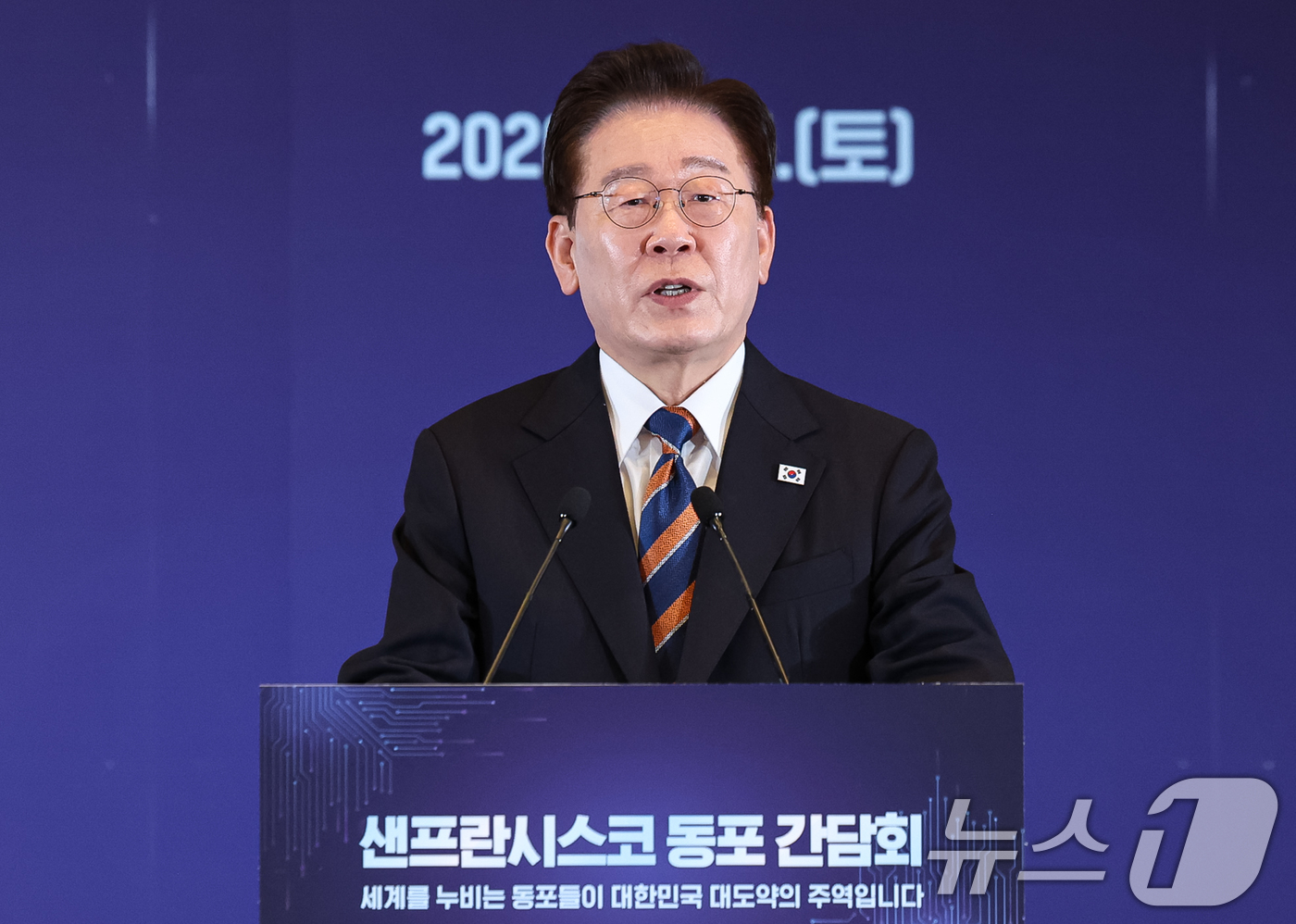 (샌프란시스코(미국)=뉴스1) 허경 기자 = 이재명 대통령이 25일(현지시간) 미국 샌프란시스코 한 호텔에서 열린 동포 오찬간담회에서 발언을 하고 있다. 2026.7.26/뉴스1