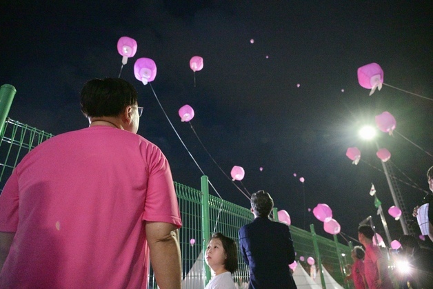세종 조치원복숭아축제 인기몰이…'참여형 콘텐츠'에 인파 북적