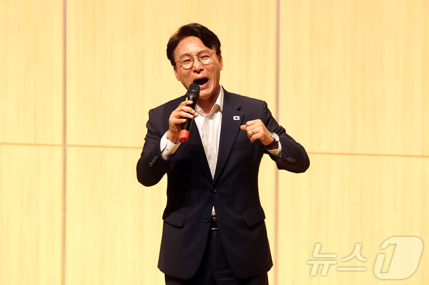 (광주=뉴스1) 조수민 기자 = 더불어민주당 당권 주자인 김민석 의원이 26일 전남광주통합특별시 북구 광주과학기술원에서 열린 초청 강연회에서 발언을 하고 있다. 2026.7.26/ …