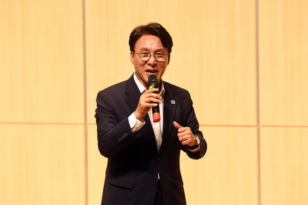 GIST 방문해 당원들 만난 김민석
