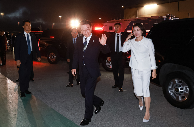 AI 서밋 일정 마친 이재명 대통령