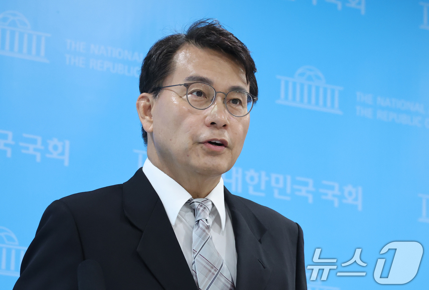 (서울=뉴스1) 신웅수 기자 = 윤상현 국민의힘 의원이 26일 서울 여의도 국회 소통관에서 현안 관련 브리핑을 하고 있다. 2026.7.26/뉴스1