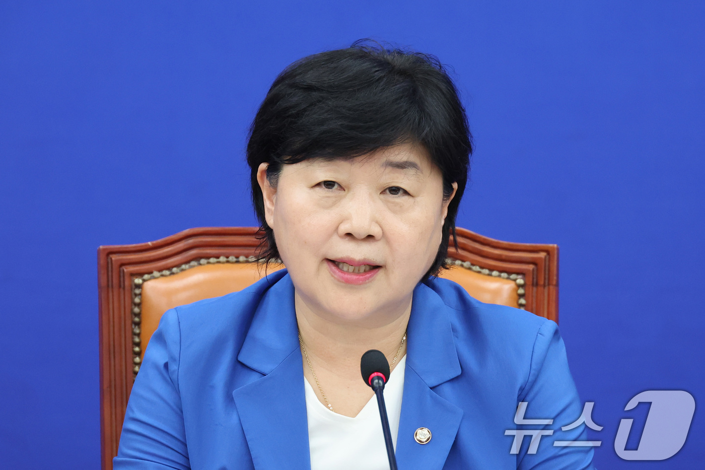 (서울=뉴스1) 신웅수 기자 = 서영교 국회 법제사법위원장이 26일 서울 여의도 국회에서 아동 성매매 의혹을 받는 최영중 전 청주시의원에 대한 검찰의 수사방해 및 법사위 현안 관련 …