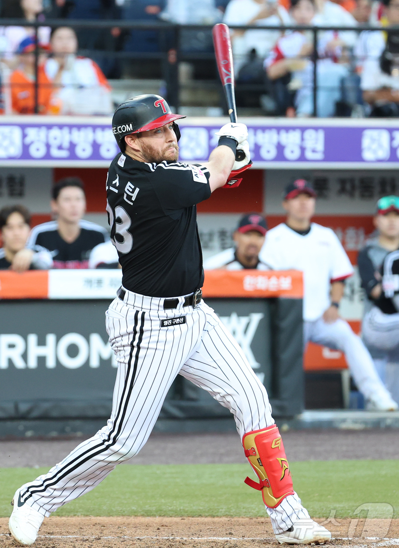 (대전=뉴스1) 김기남 기자 = 26일 대전 한화생명볼파크에서 열린 2026 신한 SOL KBO리그 LG 트윈스와 한화 이글스의 경기에서 LG 오스틴이 1회초 한화 짐머맨에게서 안 …