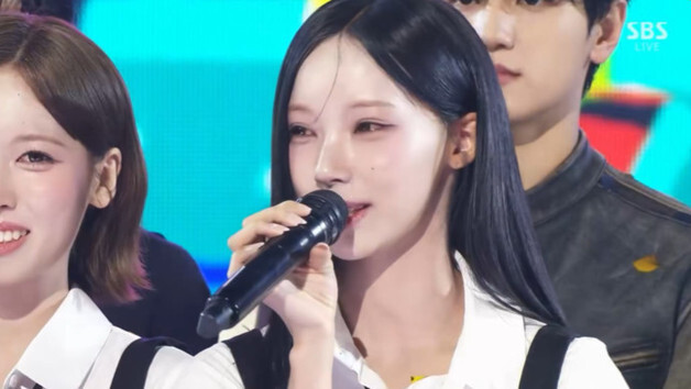 리센느 리더 원이 눈물…'러브어택' 역주행 이어 '인기가요' 1위