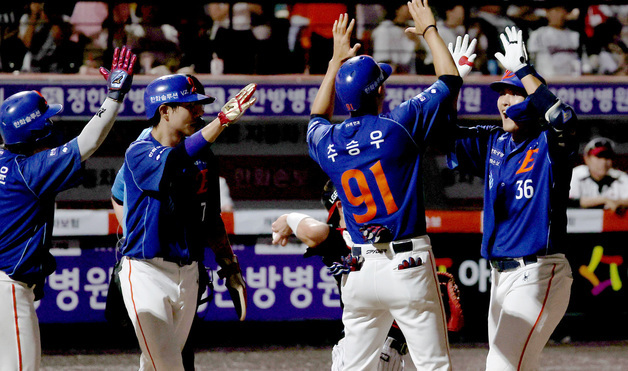 대타 한지윤, 데뷔 첫 홈런은 3점포!