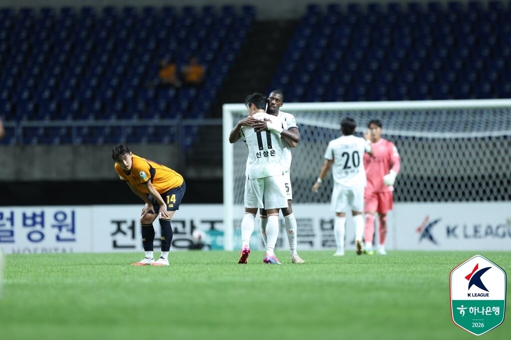 본문 이미지 - 제주가 광주 원정서 역전승을 거뒀다.(한국프로축구연맹 제공) 