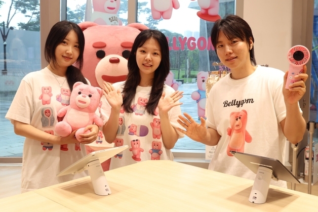 롯데홈쇼핑 '벨리곰', 유니클로와 맞손…35종 디자인 커스터마이징