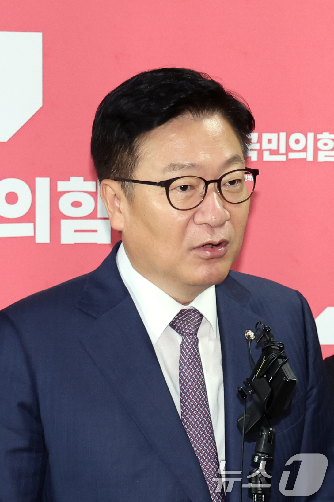 (서울=뉴스1) 황기선 기자 = 정점식 국민의힘 원내대표가 27일 오전 서울 여의도 국회에서 권영진 의원의 '멱살 소동' 관련 브리핑을 하고 있다. 2026.7.27/뉴스1