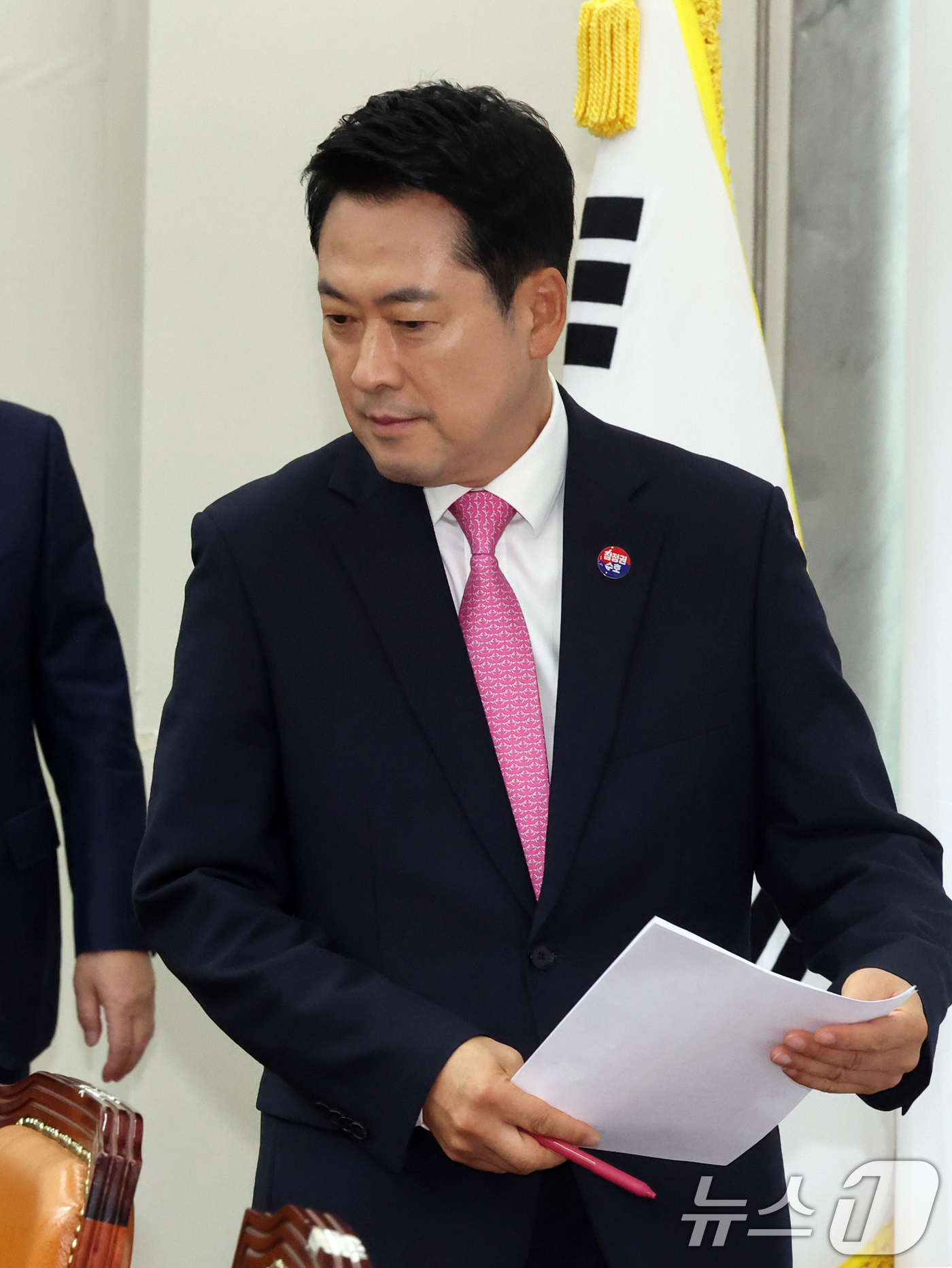 (서울=뉴스1) 황기선 기자 = 장동혁 국민의힘 대표가 27일 오전 서울 여의도 국회에서 열린 최고위원회의에 참석하고 있다.  2026.7.27/뉴스1