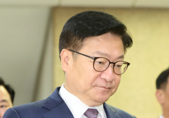 최고위 참석하는 정점식 원내대표