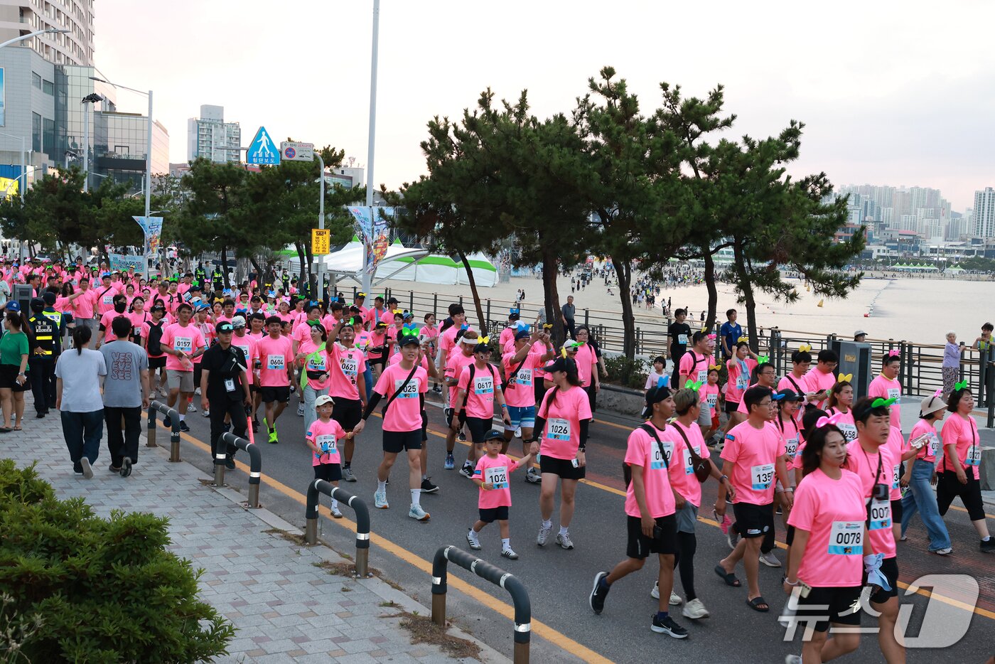 본문 이미지 - 2026 울산 조선해양축제 나이트런 일산 모습.(울산 동구 제공. 재판매 및 DB금지)