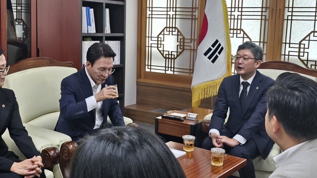 김민석 당대표 후보, 세종시의회 방문