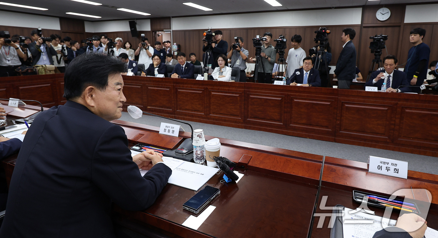 (서울=뉴스1) 김성진 기자 = 정동영 통일부 장관이 27일 서울 종로구 정부서울청사에서 열린 접경지역 평화안전 연석회의에서 모두발언을 하고 있다. 2026.7.27/뉴스1