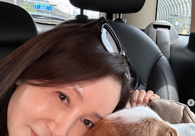 60세 전인화, 초근접 셀카에도 주름없이 팽팽한 피부…놀라운 동안 미모