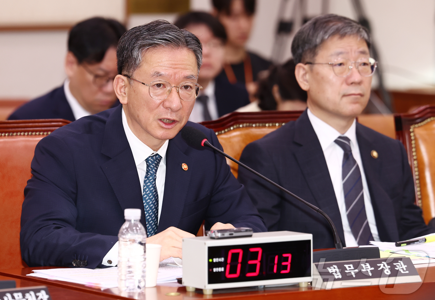 (서울=뉴스1) 김민지 기자 = 정성호 법무부 장관이 27일 오전 서울 여의도 국회에서 열린 법제사법위원회 전체회의에서 의원 질의에 답변하고 있다. 2026.7.27/뉴스1