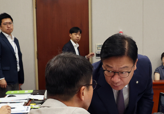 대화 나누는 한병도·정점식