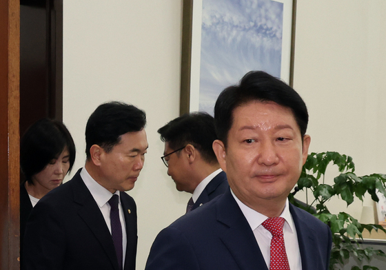 정점식 원내대표 찾아간 권영진