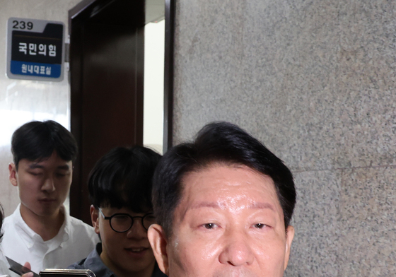 '멱살 소동' 권영진 의원, 원내대표실 찾아가 사과