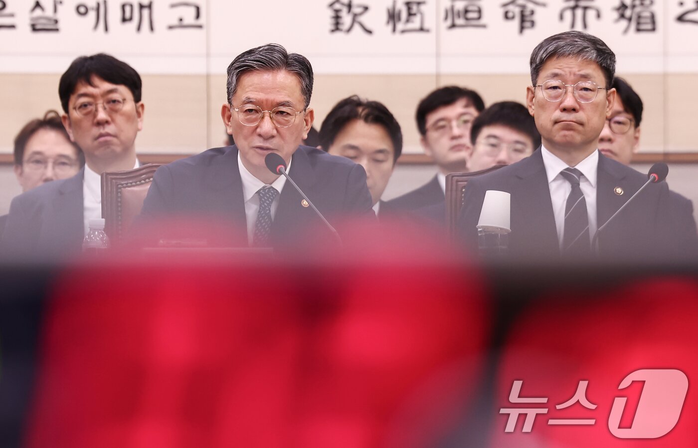 본문 이미지 - 정성호 법무부 장관이 27일 오전 서울 여의도 국회에서 열린 법제사법위원회 전체회의에서 의원 질의에 답변하고 있다. 2026.7.27 ⓒ 뉴스1 김민지 기자
