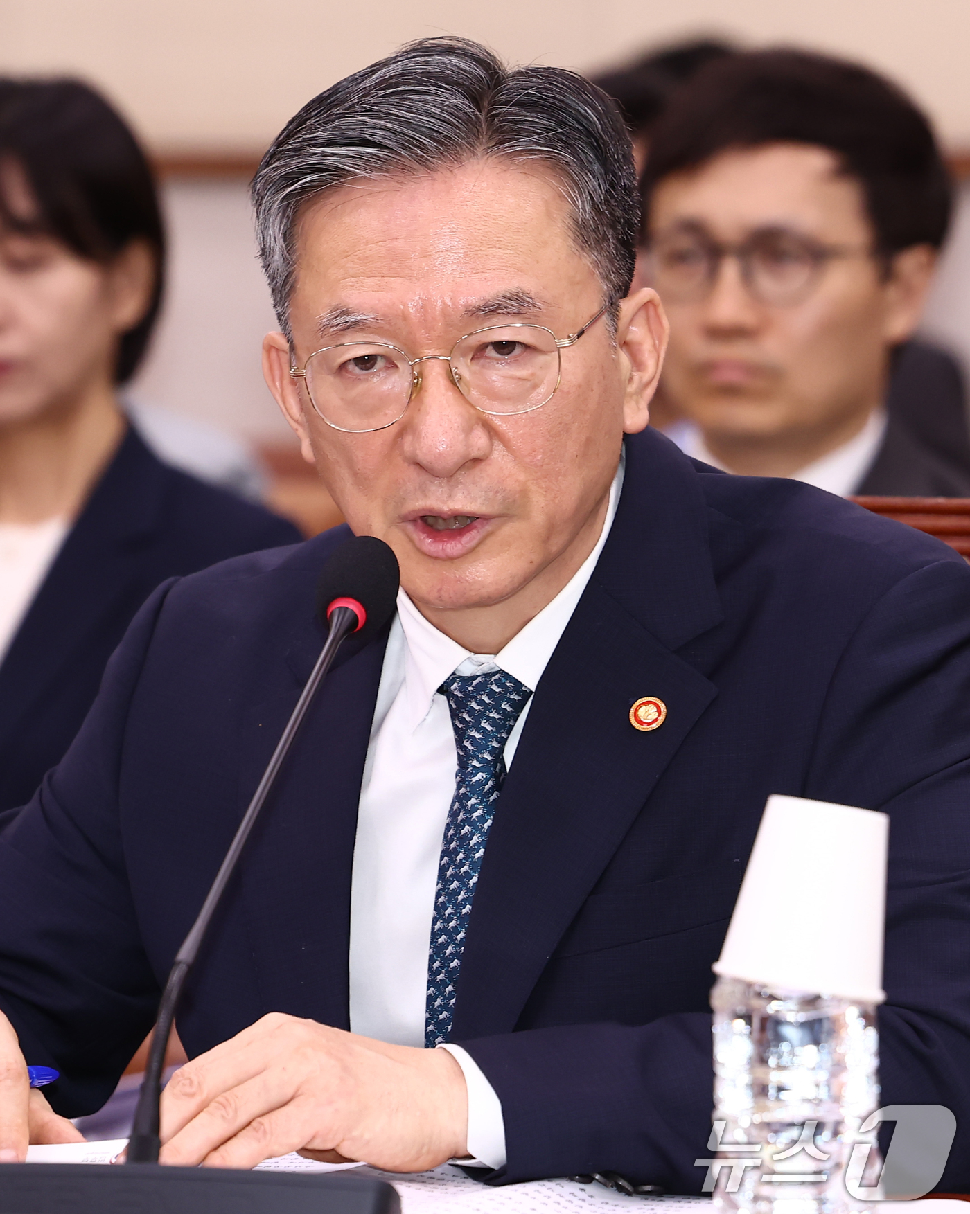 (서울=뉴스1) 김민지 기자 = 정성호 법무부 장관이 27일 오전 서울 여의도 국회에서 열린 법제사법위원회 전체회의에서 의원 질의에 답변하고 있다. 2026.7.27/뉴스1