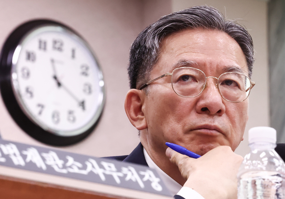 [뉴스1 PICK]정성호 장관,"새 술은 새 부대에…건강 매우 안 좋아" 거듭 사퇴 의지