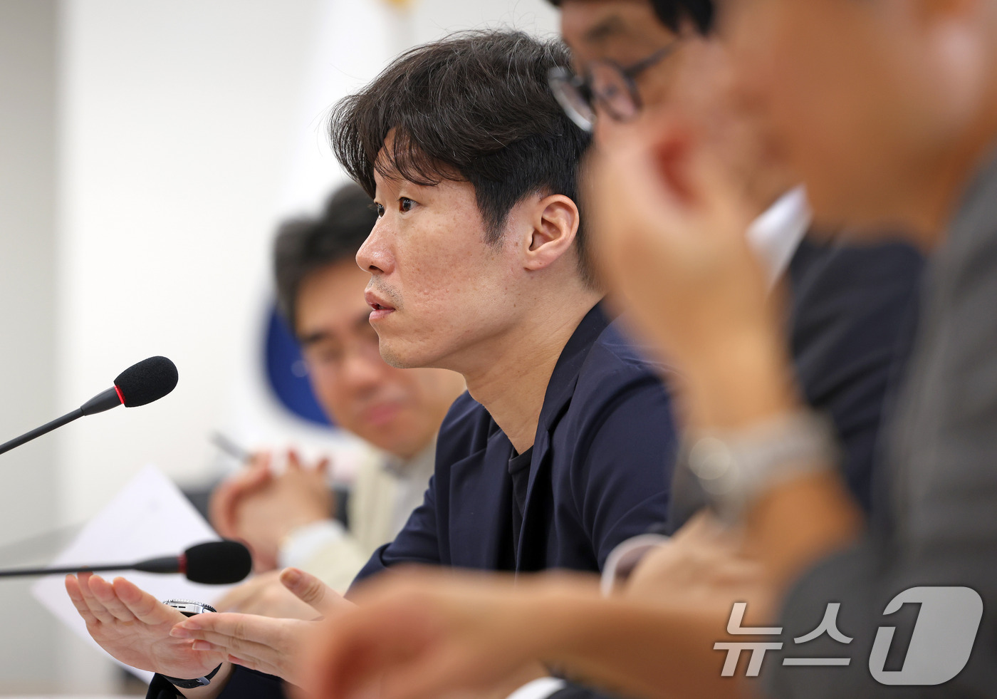 (서울=뉴스1) = 박지성 K-축구 혁신위원회 공동위원장이 27일 서울 종로구 국립현대미술관 서울관에서 열린 K-축구 혁신위원회 4차 회의에서 발언하고 있다. (문화체육관광부 제공 …