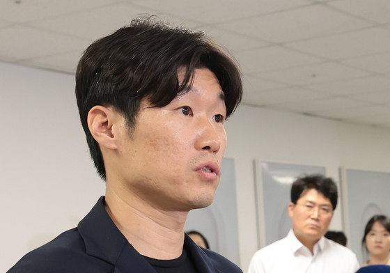브리핑 하는 박지성  K-축구 혁신위 공동위원장