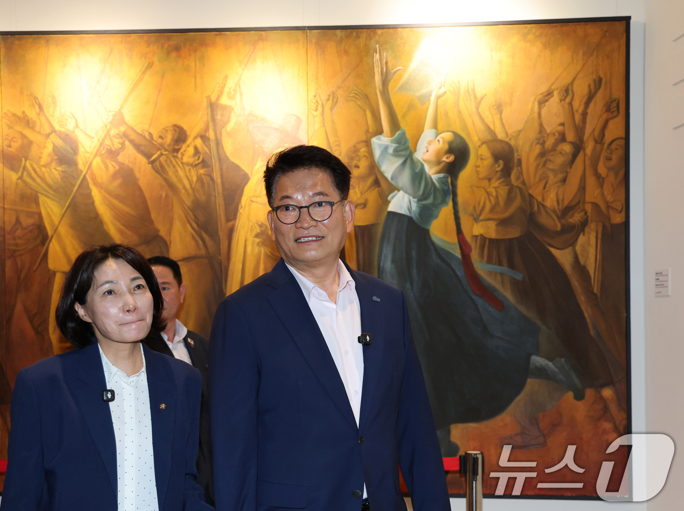 (천안=뉴스1) 김기태 기자 = 송영길 더불어민주당 당대표 후보가 27일 오전 충남 천안 유관순열사기념관 시설을 관람하고 있다. 2026.7.27/뉴스1