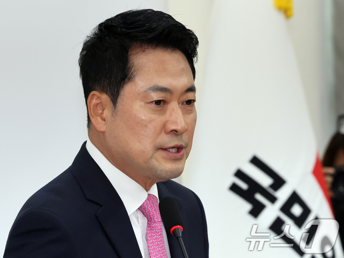 (서울=뉴스1) 황기선 기자 = 장동혁 국민의힘 대표가 27일 오후 서울 여의도 국회에서 중앙선거관리위원회 선거소청 심리 출석 관련 기자회견을 하고 있다. 2026.7.27/뉴스1 …