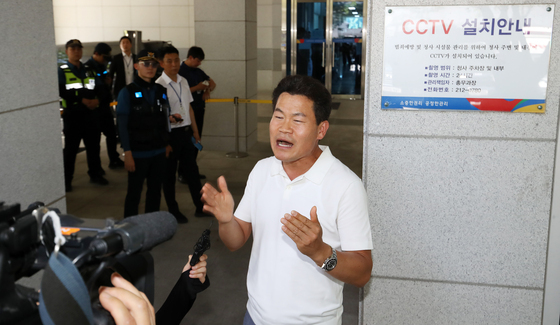 통영시장 선거 재검표 참석한 전한길
