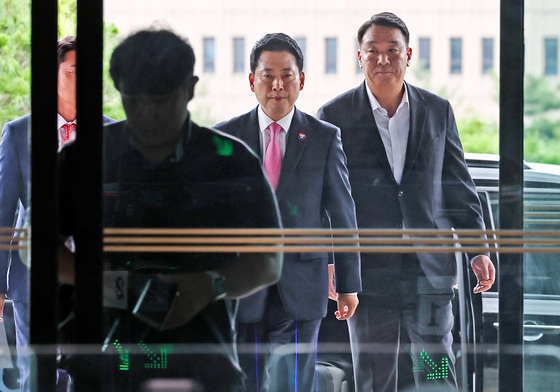 선거소청 심의 참석 위해 선관위 찾은 장동혁 대표