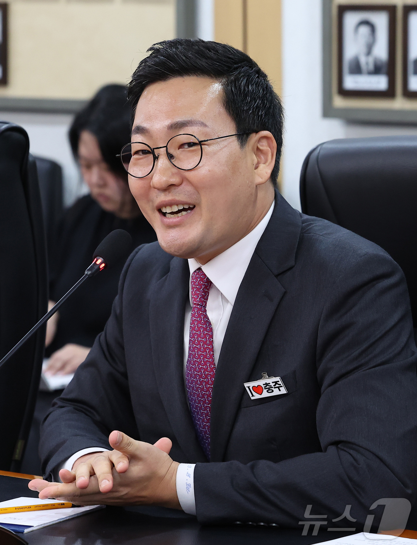 (서울=뉴스1) 김성진 기자 = 이동석 충주시장이 27일 서울 종로구 정부서울청사에서 열린 지역-맥도날드 상생협약 체결식에서 인사말을 하고 있다.