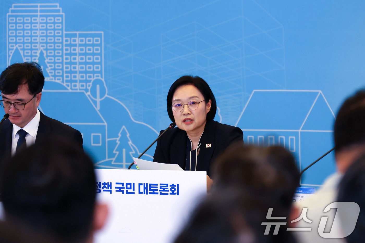 (서울=뉴스1) 김도우 기자 = 한성숙 국무총리가 27일 서울 중구 대한상공회의소에서 열린 부동산정책 국민 대토론회에서 모두발언을 하고 있다. (공동취재) 2026.7.27/뉴스1 …