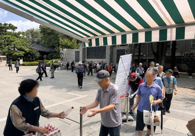 서울 도심 9곳에 '아리수 나눔냉장고'…폭염기간 16만병 공급