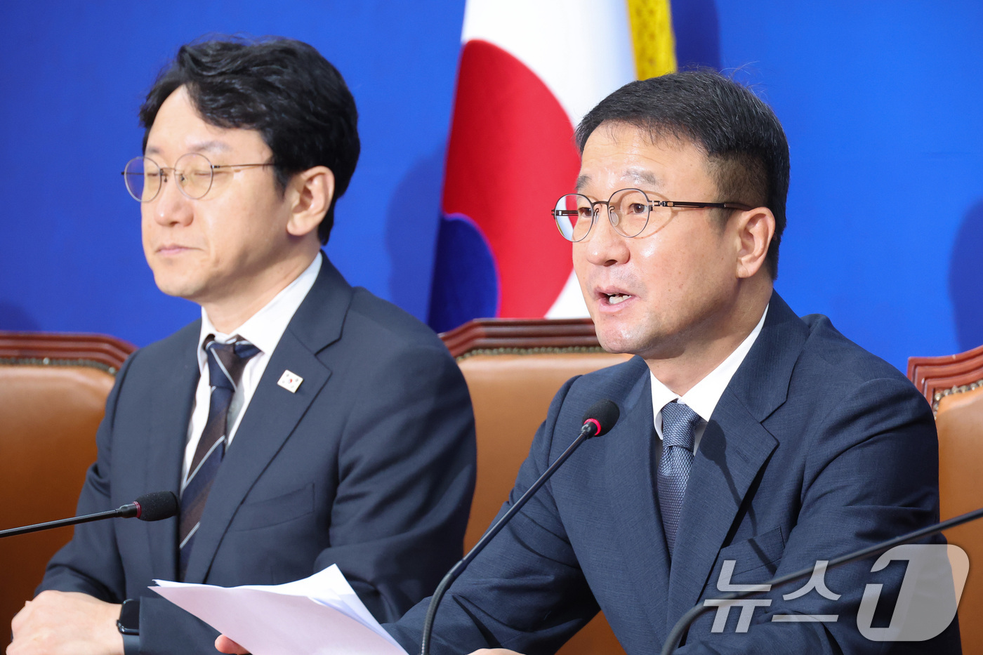 (서울=뉴스1) 신웅수 기자 = 한병도 더불어민주당 대표 직무대행 겸 원내대표가 28일 서울 여의도 국회에서 열린 원내대책회의에서 발언하고 있다. 2026.7.28/뉴스1