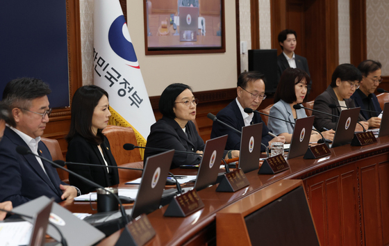 정부, 외국인민박 '바가지요금' 칼 뺐다…'요금표 게시' 의무화