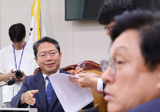 형사소송법 개정안 두고 충돌하는 여야