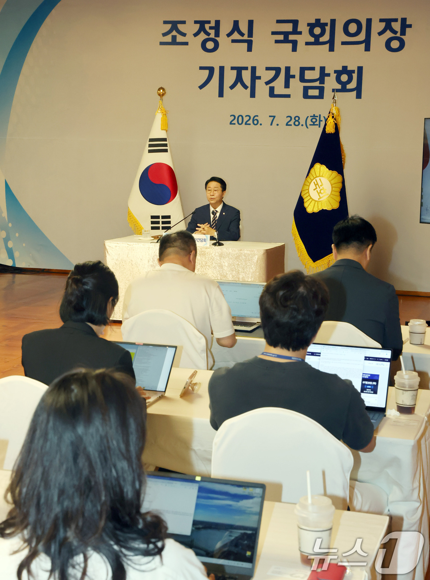 (서울=뉴스1) 국회사진기자단 = 조정식 국회의장이 28일 서울 여의도 국회 사랑재에서 취임 후 첫 기자간담회를 하고 있다. 2026.7.28/뉴스1