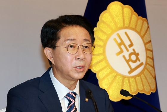 조 의장 "내년 개헌 논의 본궤도…형소법 처리, 끝까지 지켜보고 판단"(종합)