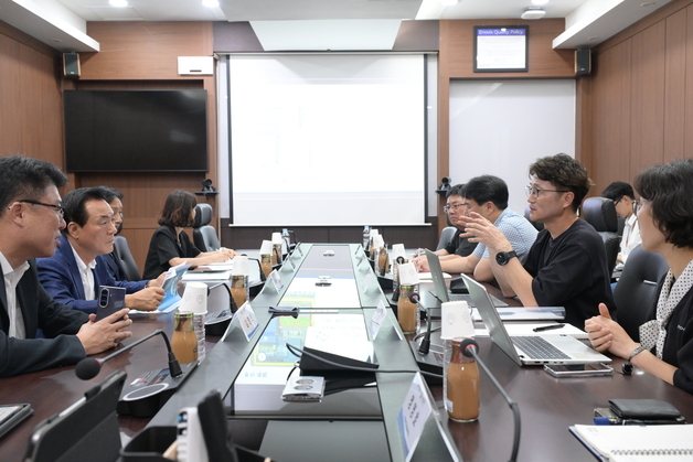 백성현 논산시장, 2차전지 기업 루트제이드 방문…기업 애로 청취