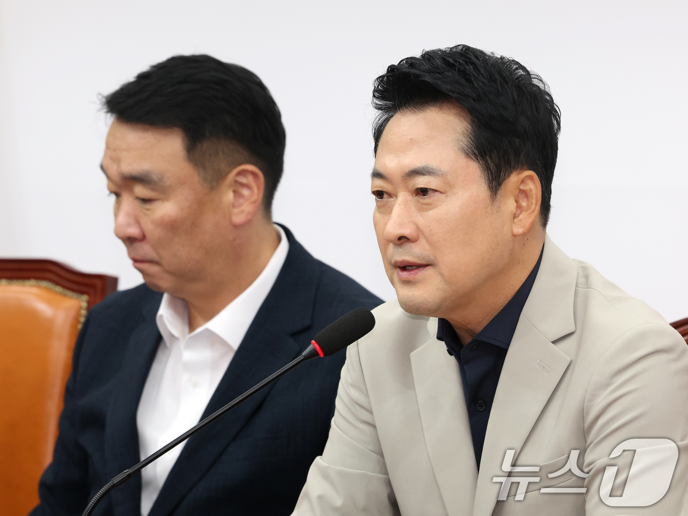 (서울=뉴스1) 황기선 기자 = 장동혁 국민의힘 대표가 28일 오전 서울 여의도 국회에서 열린 '선출직 공직자 평가혁신 TF 임명장 수여식 및 1차 회의'에서 모두발언을 하고 있다 …