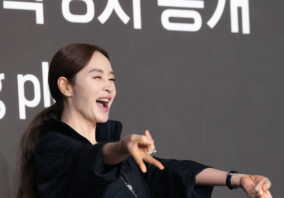 김혜수, 백만 인플루언서 답게 '거제 야호'로 인사