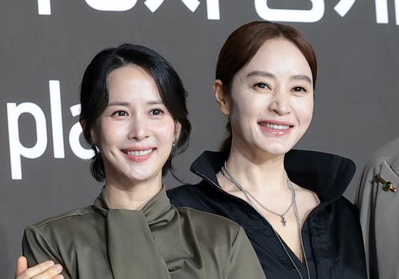 조여정·김혜수, 23년 만에 재회